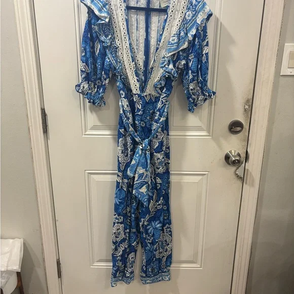 FARM Rio Full of Flowers Blue Floral Jumpsuit Size M - Picture 1 of 6